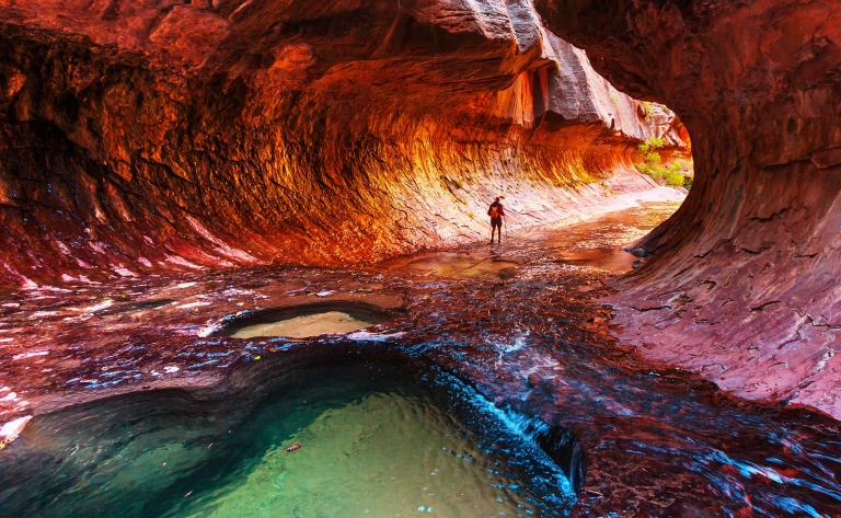 Route vers les roches rouges de l’Utah, le Parc national de Zion